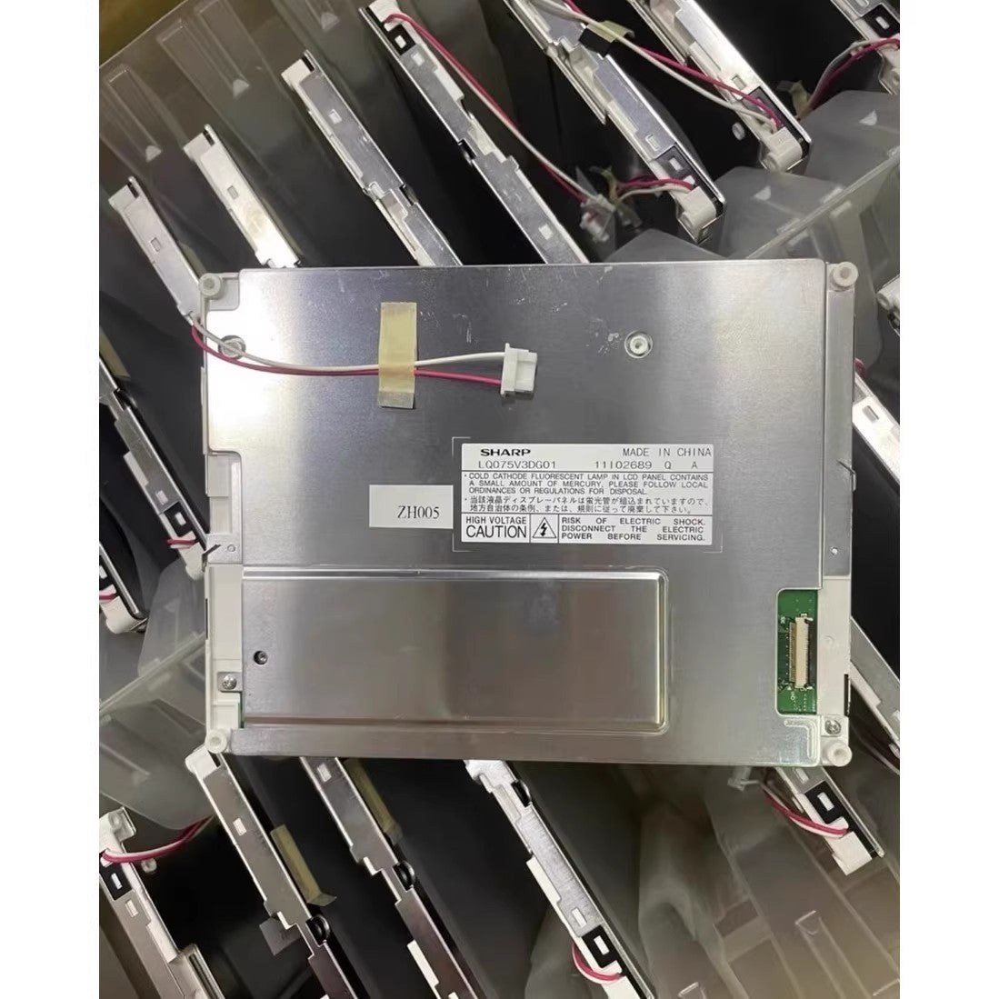Original LQ075V3DG01 SHARP 7.5" 640×480 LQ075V3DG01 Display